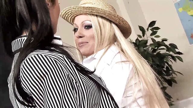 Видео порнуха #193161