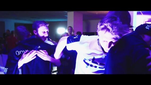 Видео порнуха #136636