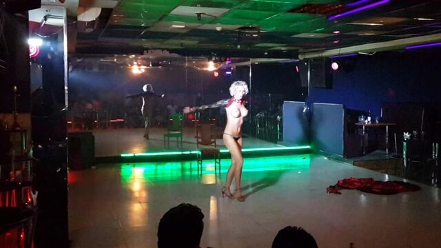 Видео порнуха #180388