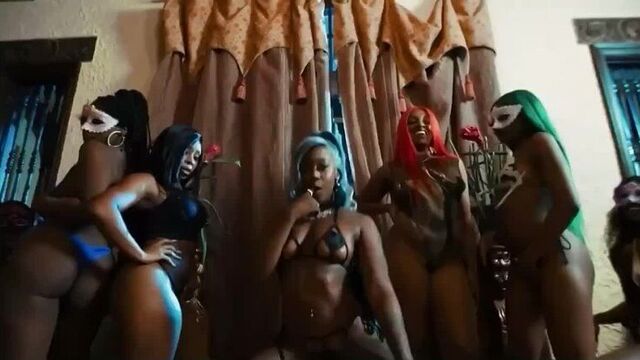 Видео порнуха #246688