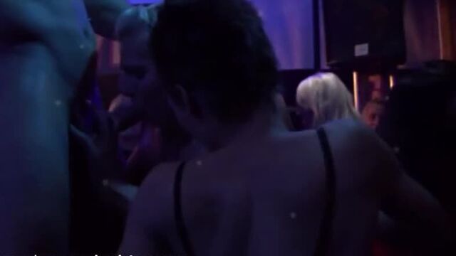 Видео порнуха #240339