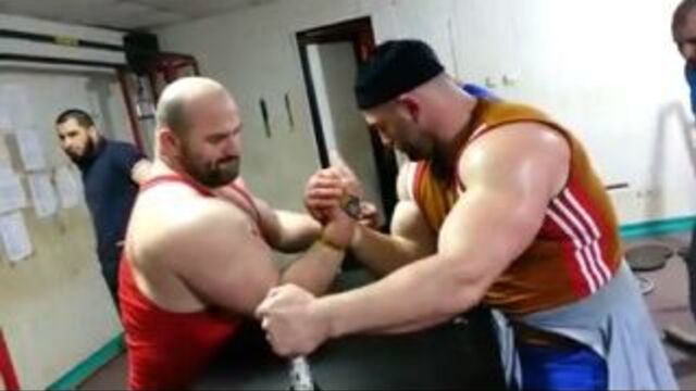 Видео порнуха #9606