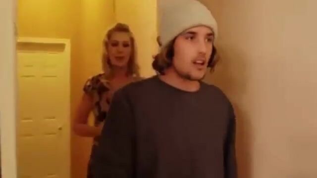 Видео порнуха #179985