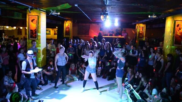 Видео порнуха #15990