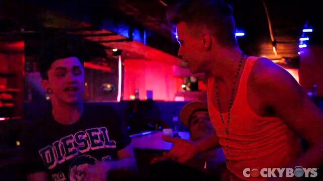 Видео порнуха #5428